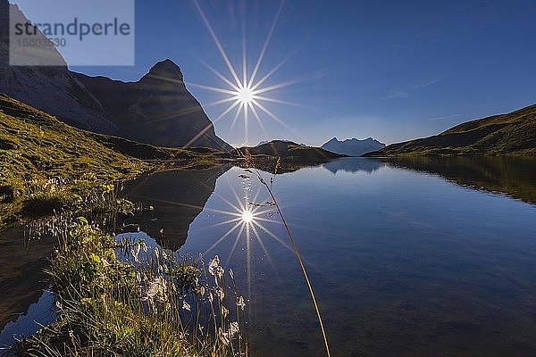 Sonnenuntergang  Rappensee  dahinter Kleiner Rappenkopf  2276m  Allgäuer Alpen  Allgäu  Bayern  Deutschland  Europa