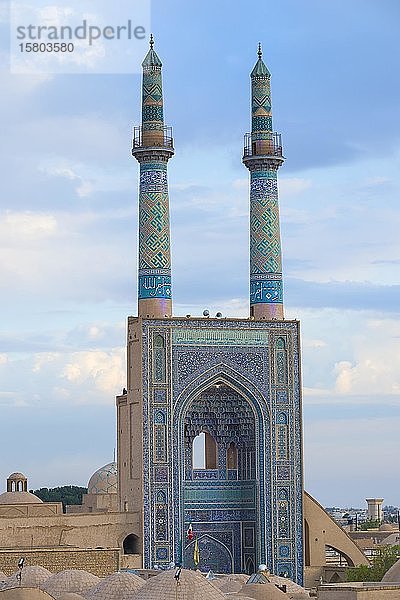 Eingang der Masjid-e Jame Moschee oder Freitagsmoschee  Yazd  Iran  Asien