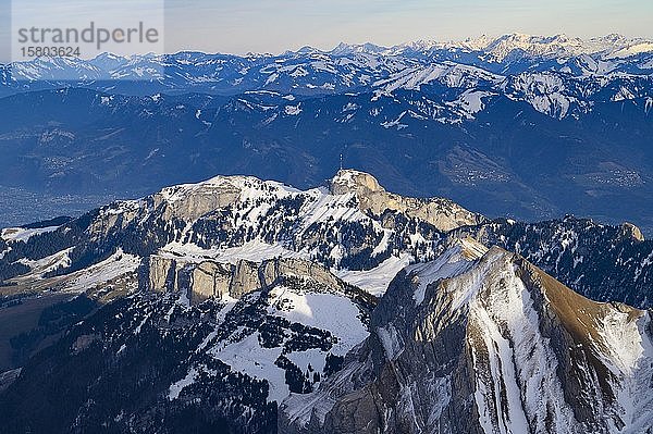 Hoher Kasten  1794 m  Appenzeller Alpen  dahinter das Rheintal  Kanton Appenzell-Ausserrhoden  SchweizAppenzeller Alpen  Kanton Appenzell-Ausserrhoden  Schweiz  Europa