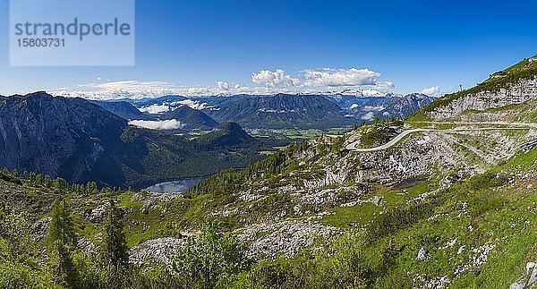 Altausseersee  Panoramablick von der Loser-Panoramastraße auf das Ausseerland und den Dachstein  Altaussee  Salzkammergut  Steiermark  Österreich  Europa
