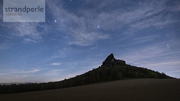 Silhouette des Liliensteins  Elbsandsteingebirge  Sächsische Schweiz  Deutschland  Europa