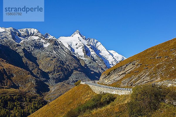 Berglandschaft  Großglockner Hochalpenstraße  Großglockner mit Schnee  Nationalpark Hohe Tauern  Kärnten  Österreich  Europa