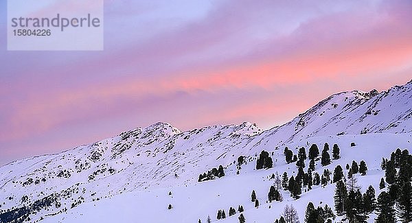 Sonnenaufgang im Winter  Wattentaler Lizum  Ammergauer Alpen  Tirol  Österreich  Europa