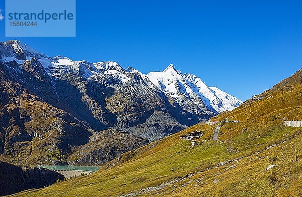 Schneebedeckter Großglockner  Großglockner Hochalpenstraße  Nationalpark Hohe Tauern  Kärnten  Österreich  Europa