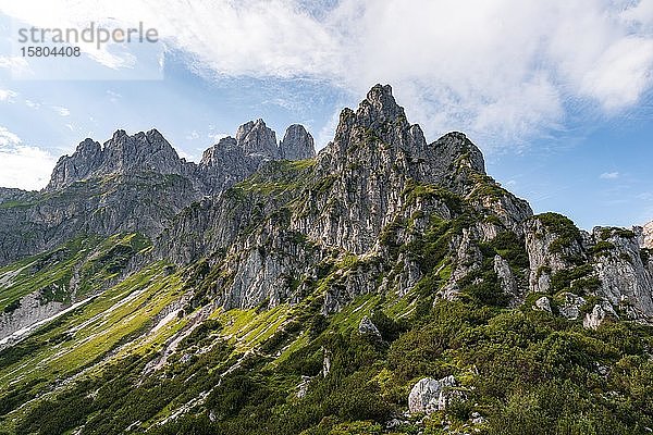 Schroffe Gipfel  Berge  Armkarwand  Große Bischofsmütze  Salzkammergut  Oberösterreich  Österreich  Europa