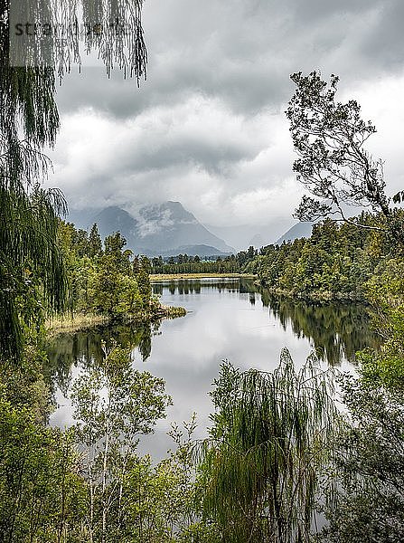 Ansicht von Ansichten  Lake Matheson  Mount Cook National Park  Westland National Park  Neuseeländische Alpen  Südinsel  Neuseeland  Ozeanien