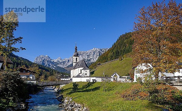 Pfarrkirche Sankt Sebastian mit Reiteralpe  Ramsau  Berchtesgadner Land  Oberbayern  Bayern  Deutschland  Europa