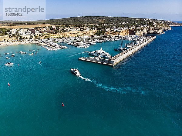Luftaufnahme  El Toro  Luxus-Jachthafen Port Adriano  Mallorca  Balearen  Spanien  Europa