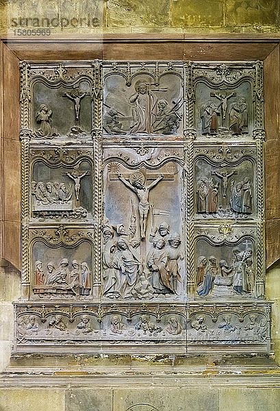 Seitenaltar in der Klosterkirche  Flachrelief aus Sandstein  Kloster Santuari de Sant Salvador auf dem Puig de Sant Salvador  bei Felanitx  Region Migjorn  Mallorca  Balearen  Spanien  Europa