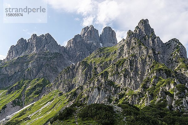 Schroffe Gipfel  Berge  Armkarwand  Große Bischofsmütze  Salzkammergut  Oberösterreich  Österreich  Europa