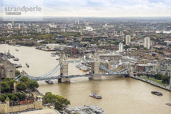 Luftaufnahme  London Bridge über der Themse  London  Vereinigtes Königreich  Europa