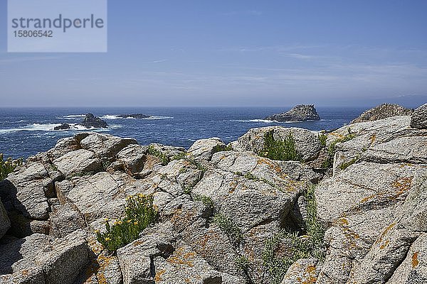 Küstenlandschaft vor der Insel Little Sark  Kanalinseln  Sark  Guernsey  Ärmelkanal  Vereinigtes Königreich  Europa