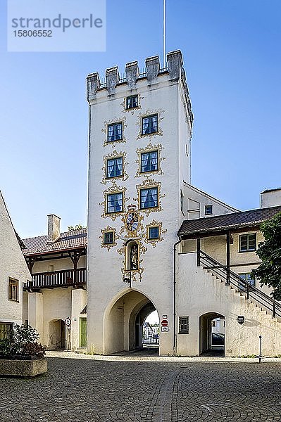 Eingangstor oder Westernacher Tor  mittelalterliches Stadttor  Altstadt  Mindelheim  Schwaben  Bayern  Deutschland  Europa