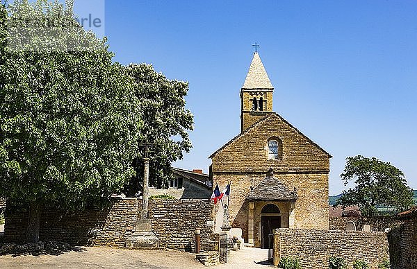 Romanische Dorfkirche Gemeinschaft von Taize Ökumenischer Männerorden Taize Departement Saone et Loire Burgund Frankreich Europa