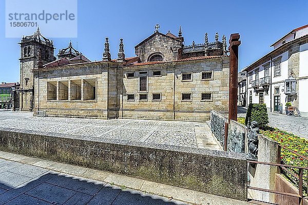Seitenansicht der Kathedrale Da Sé  Braga  Minho  Portugal  Europa