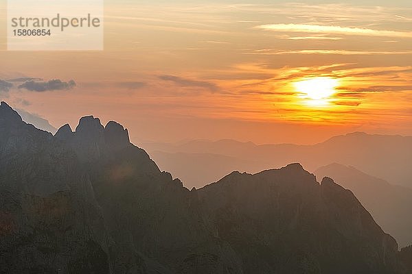 Sonnenuntergang  Sonnenuntergang über Berggipfel  Gosaukamm  Salzkammergut  Oberösterreich  Österreich  Europa
