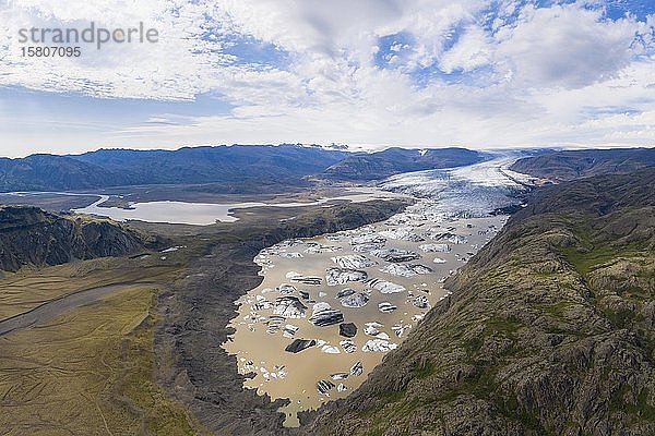 Gletschersee mit Eisbergen  Gletscher Hoffellsjökull  Vatnajökull National Park  Hornafjörður  Südisland  Island  Europa