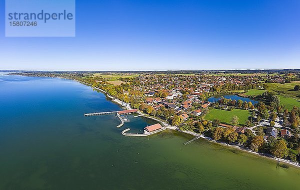 Mole und Hafen in Chieming  Chiemsee  Chiemgau  Alpenvorland  Luftbild  Oberbayern  Bayern  Deutschland  Europa