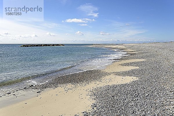 Strand mit Sand und Steinen  Düneninsel  Helgoland  Nordsee  Schleswig-Holstein  Deutschland  Europa