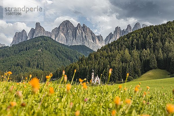 Kirche St. Johann in Ranui  St. Johann  Johanniskapelle  Geisler-Gruppe  Villnößtal  St. Magdalena  Bozen  Südtirol  Italien  Europa