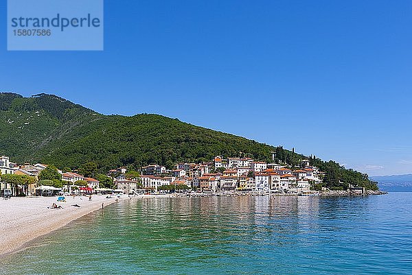 Strand  Moscenicka Draga  Istrien  Bucht des Kvarner Golfs  Kroatische Adria  Kroatien  Europa