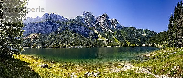 Dachsteinmassiv  Gosausee mit Blick auf den Gosaukamm  Gosau  Salzkammergut  Oberösterreich  Österreich  Europa