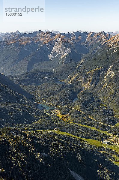 Fernpass  Fernsteinsee  Blindsee  Weißensee  hinter Lechtaler Alpen  Ehrwald  Österreich  Europa