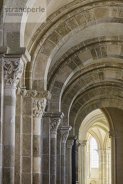 Romanische Basilika Sainte-Marie-Madeleine  Vézelay  Departement Yonne  Frankreich  Europa