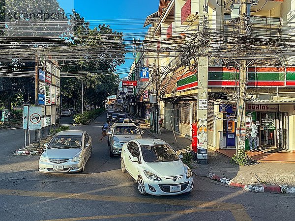 Straßenszene  Verkehr  Chiang Mai  Thailand  Asien