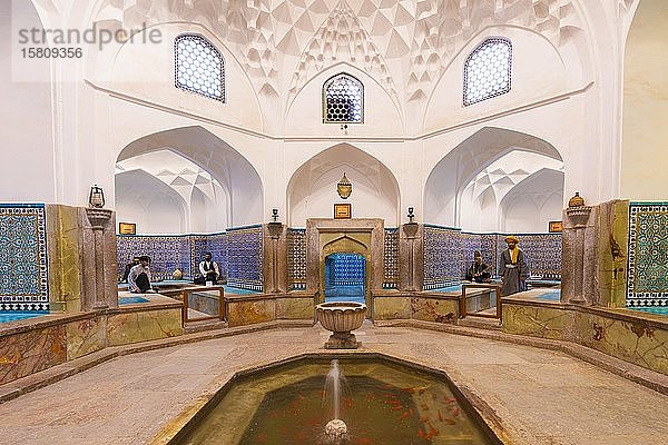Meydan-e Gandj-e Ali Khan-Platz  Gandj-e Ali Khan Hammam  umgebaut in ein ethnologisches Museum mit Figuren  Kerman  Provinz Kerman  Iran  Asien