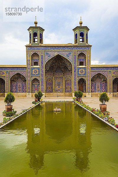 Hof der Nasir-ol-Molk-Moschee  Shiraz  Provinz Fars  Iran  Asien
