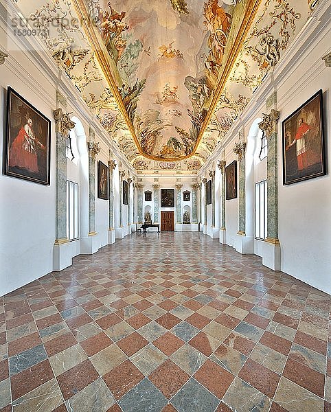 Festsaal im Kloster Raitenhaslach  Saal Steinern  Aula Maior  Burghausen  Oberbayern  Bayern  Deutschland  Europa