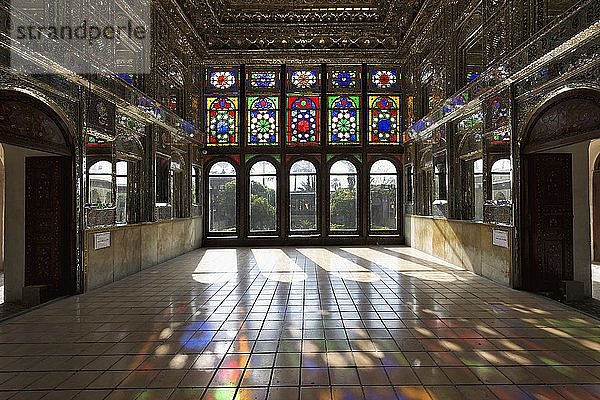 Zinat ol-Molk-Villa  Spiegelsaal  Shiraz  Iran  Asien