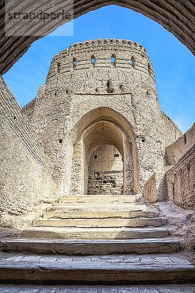 Narin Qal?eh  Eingang  Festung aus Lehmziegeln  Meybod  Provinz Yazd  Iran  Asien