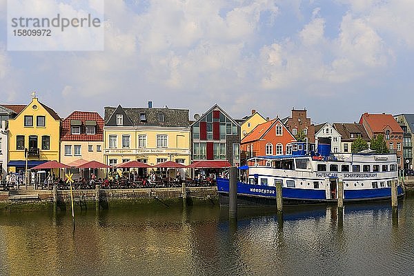 Husum  Alter Hafen  Nordsee  Schleswig-Holstein  Deutschland  Europa