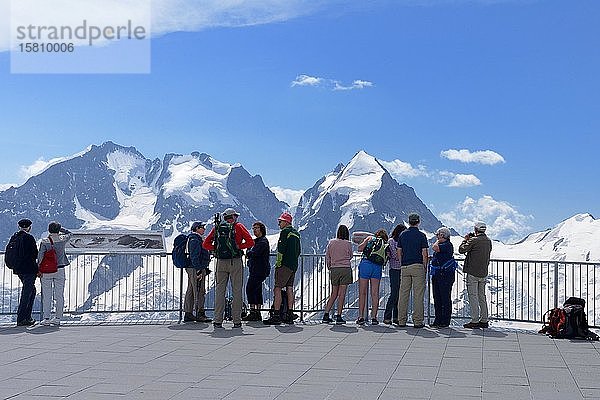 Panoramaterrasse  Bergstation der Corvatschbahn  Piz Corvatsch  Bernina Alpen  Kanton Graubünden  Schweiz  Europa