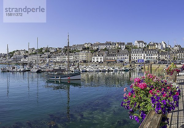 Hafen von  Audierne  Département Finistère  Frankreich  Europa