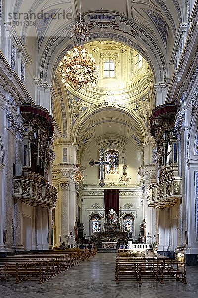 Cattedrale di Maria Santissima Delle Vittorie  Altarraum mit Kuppel  Innenansicht  Piazza Armerina  Sizilien  Italien  Europa