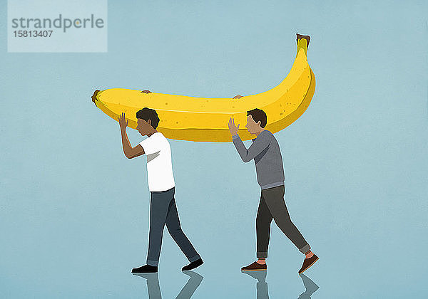 Männer tragen große Banane