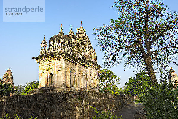 Parvati-Tempel mit architektonischen Elementen dreier Religionen  Islam  Buddhismus  Hinduismus  Khajuraho Group of Monuments  UNESCO-Weltkulturerbe  Bundesstaat Madhya Pradesh  Indien  Asien