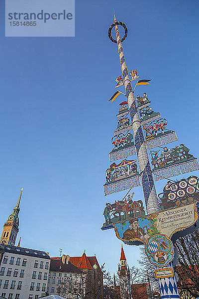 Blick auf den Viktualienmarkt zu Weihnachten  München  Bayern  Deutschland  Europa
