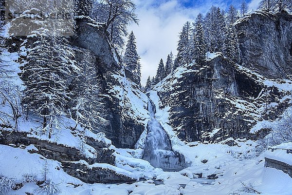 Der Teufelswasserfall  Alpe Devero  Val d'Ossola  Verbano Cusio Ossola  Piemonte  Italien  Europa