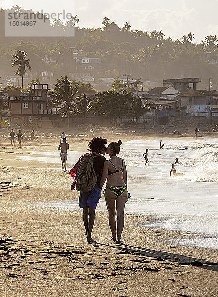 Strand von Baracoa  Provinz Guantanamo  Kuba  Westindien  Karibik  Mittelamerika