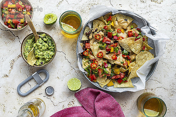 Vegane Nachos mit Guacamole