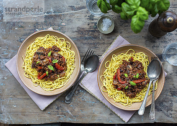 Spaghetti mit Paprika-Hackfleischsauce