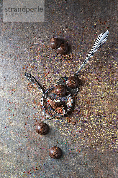 Schokoladenpralinen mit Vanillefüllung