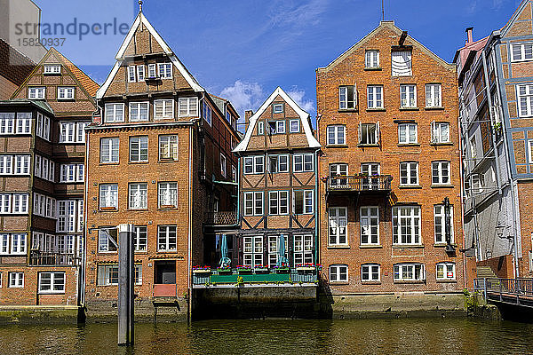 Deutschland  Hamburg  Nikolaifleet-Kanal und historische Stadthäuser