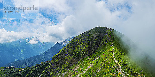 Deutschland  Bayern  Allgäuer Alpen  Panoramablick auf den Bergrücken vom Söllereck zum Fellhorn