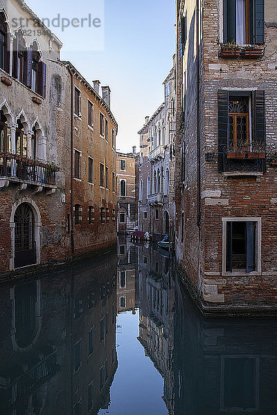 Italien  Venedig  Alte Häuser entlang des venezianischen Kanals