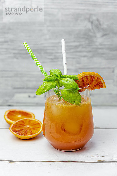 Glas alkoholfreier Grapefruit-Cocktail